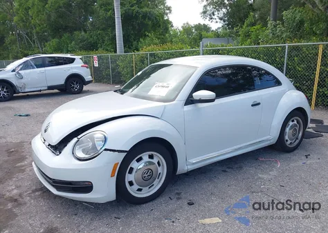 2015 Volkswagen Beetle 1.8T Classic из США, поврежденный, VIN 3VWF17AT2FM656714